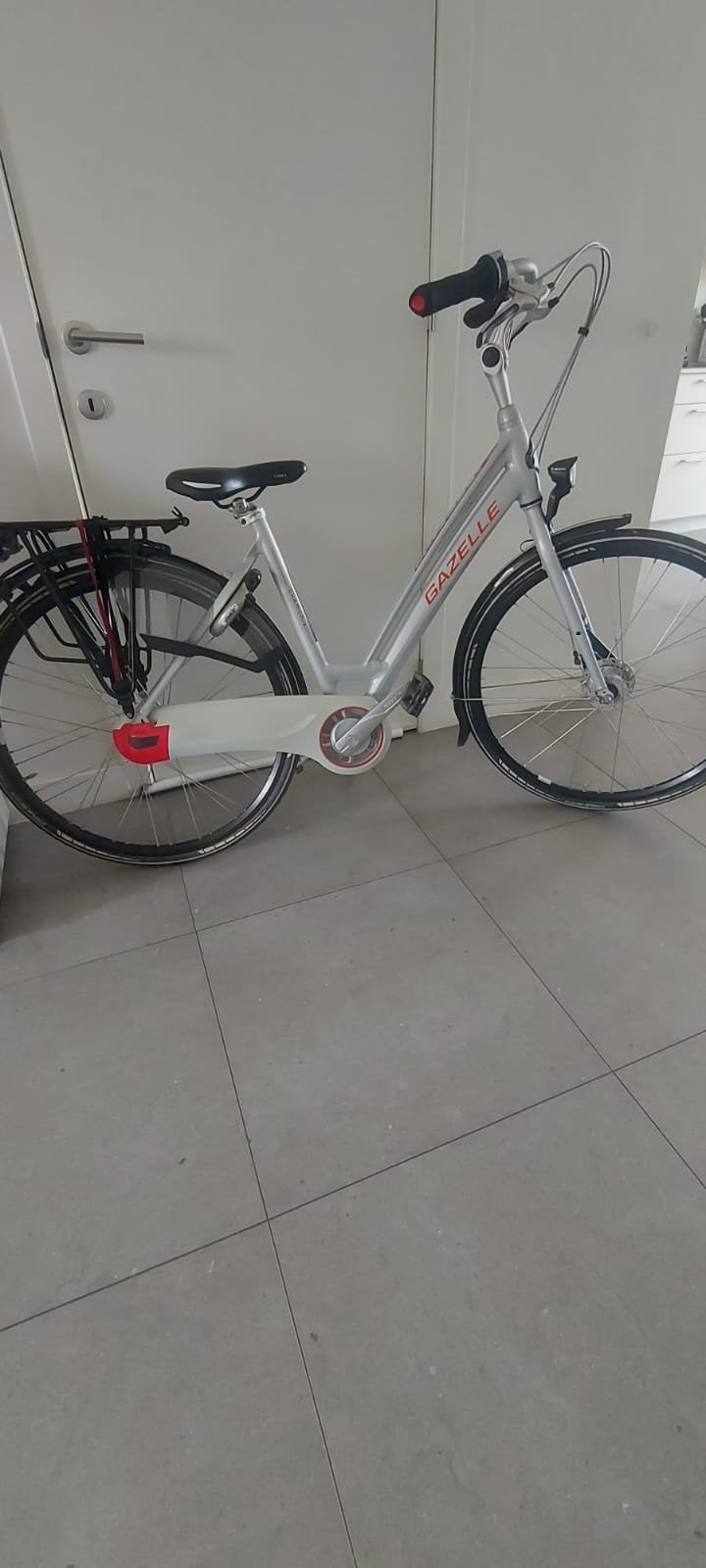 Gazelle zo goed als nieuw 28 inch, Fietsen en Brommers, Fietsen | Dames | Damesfietsen, Ophalen of Verzenden, Gazelle