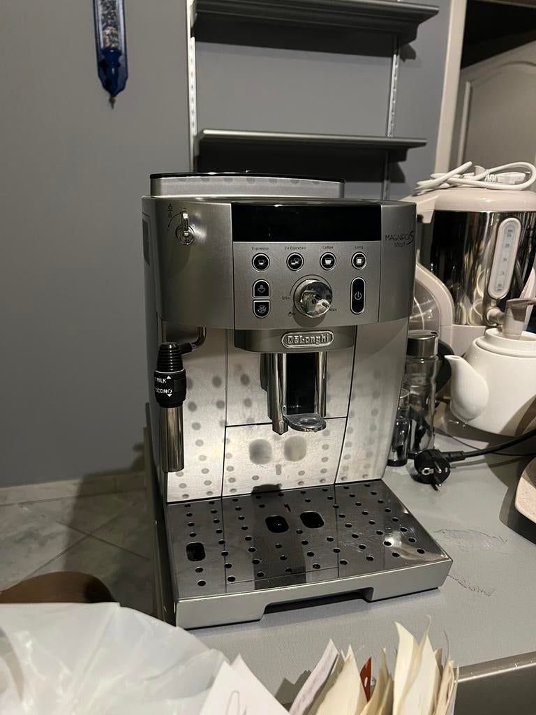 Delonghi magnifica S Smart, Enlèvement, Comme neuf