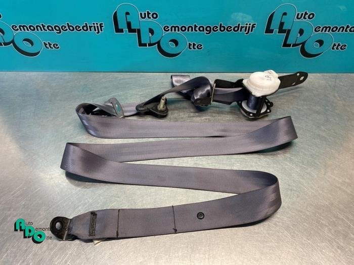 Ceinture de sécurité arrière gauche d'un Daihatsu Young R, Daihatsu, -, 3 mois de garantie, Utilisé