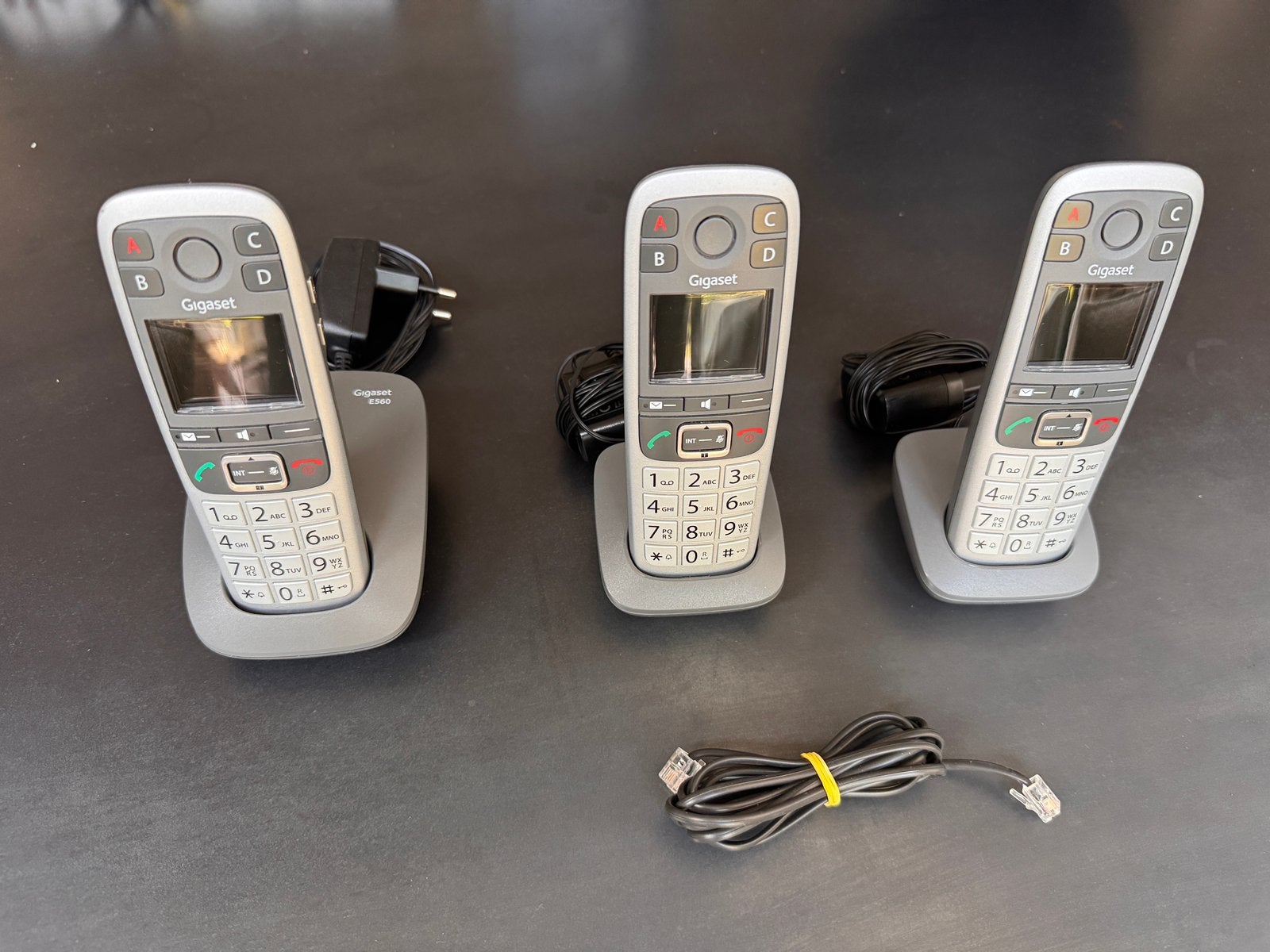 Base Gigaset E560H + 2 téléphones sans fil E560HX, Télécoms, Enlèvement ou Envoi, Comme neuf