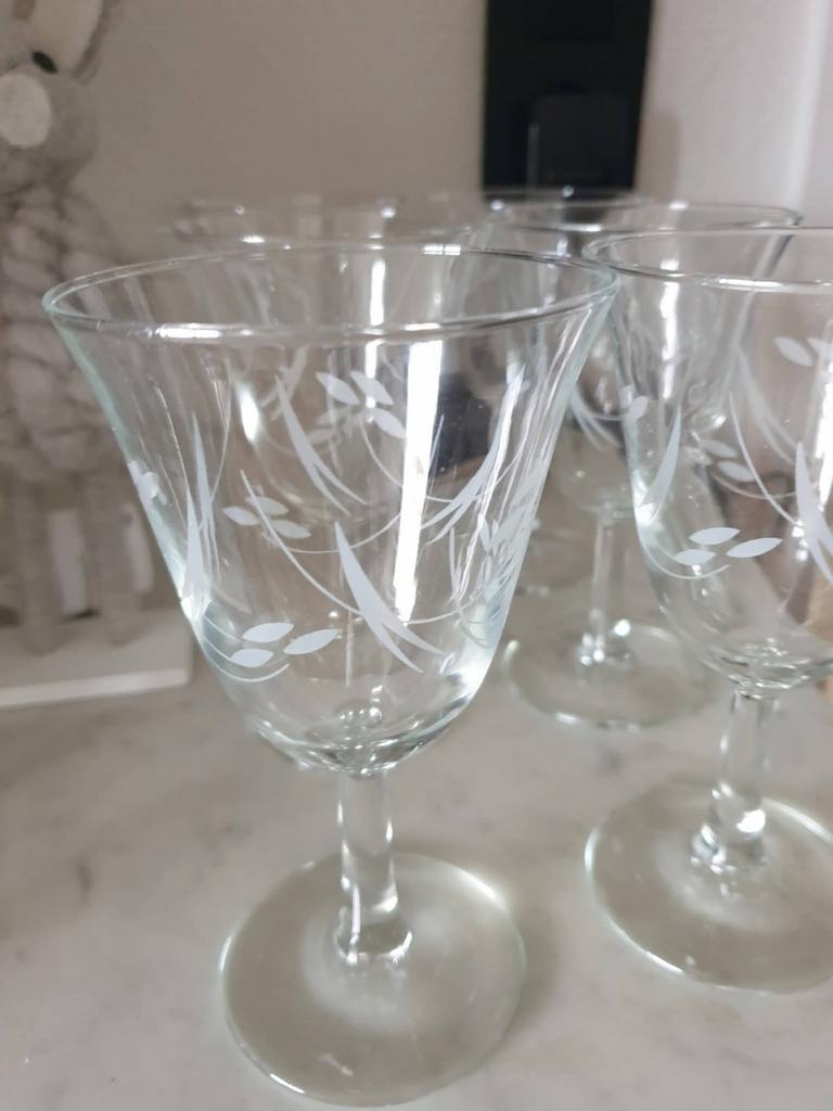 Glazenservies waterfort 18 delig, Verzamelen, Glas en Drinkglazen, Ophalen