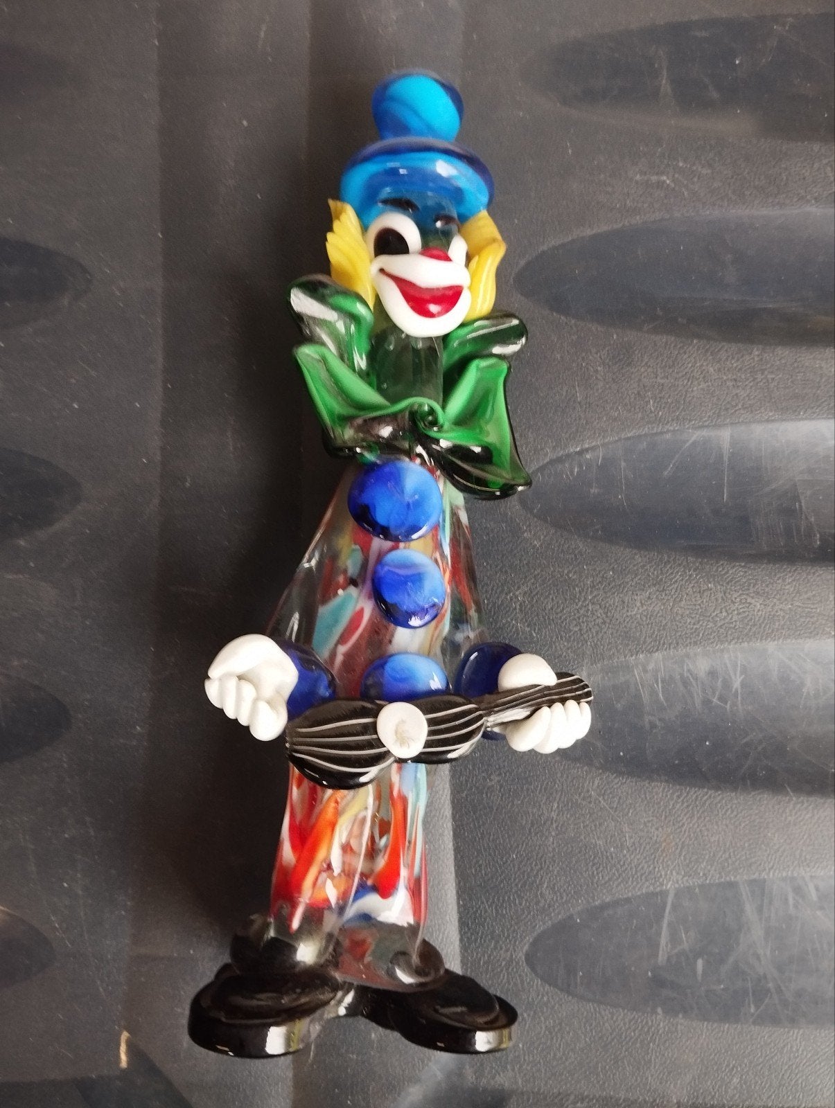 Clown, Ophalen