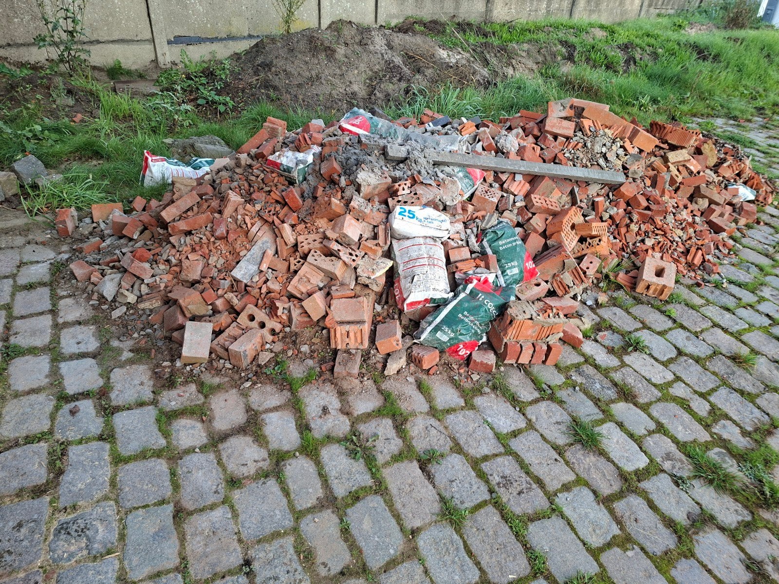 Gratis steenpuin, Enlèvement