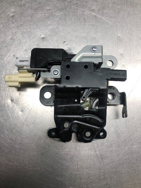SLOTVANGER ACHTERKLEP Mazda MX-5 (ND) (01-2015/-) (|B6724|), Auto-onderdelen, Carrosserie, Gebruikt, Mazda