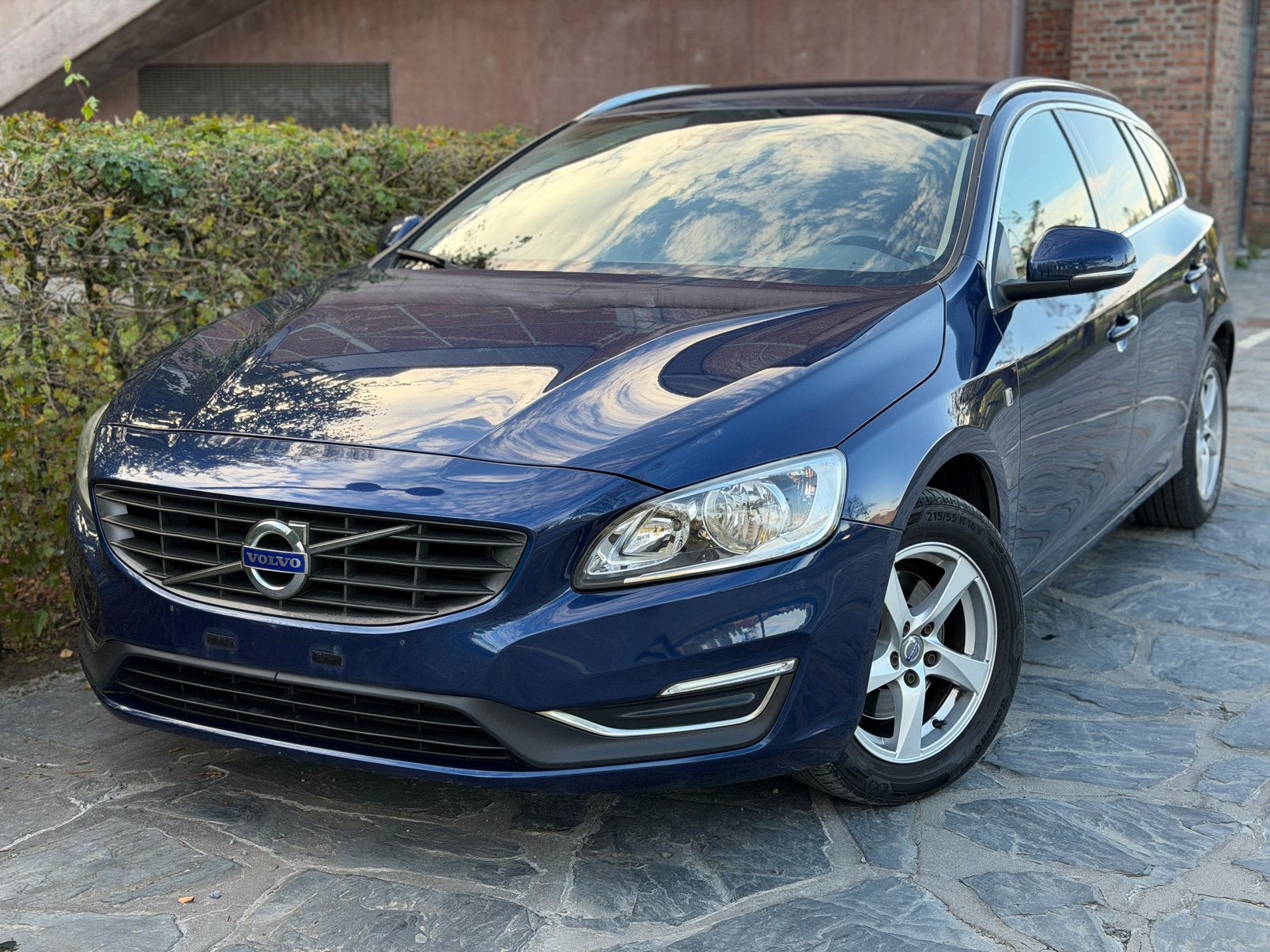 Volvo v60 2.0d / D2 / Ocean Race / Euro6 / Garantie, Auto's, Voorwielaandrijving, 4 cilinders, 1969 cc, Blauw