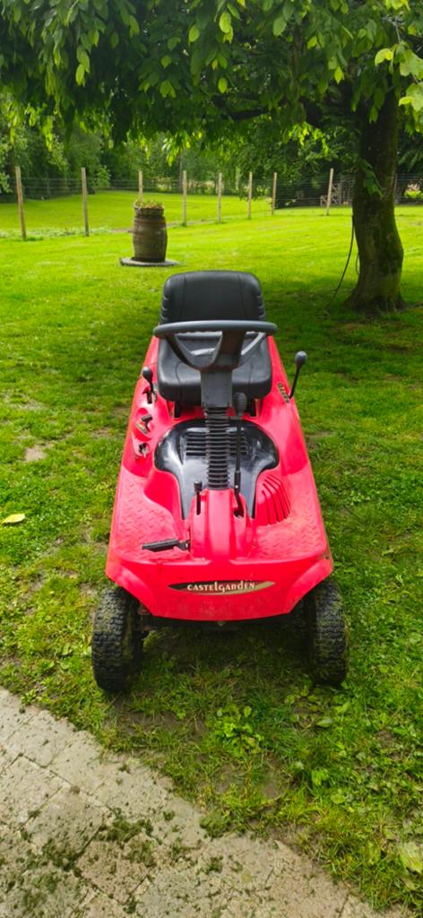 Zitmaaier castelgarden met moter Briggs& Stratton., Ophalen, Opvangbak