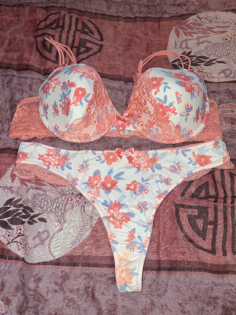 Ensemble lingerie fleuri, HFPARIS/BONPRIX, Enlèvement ou Envoi, Ensemble
