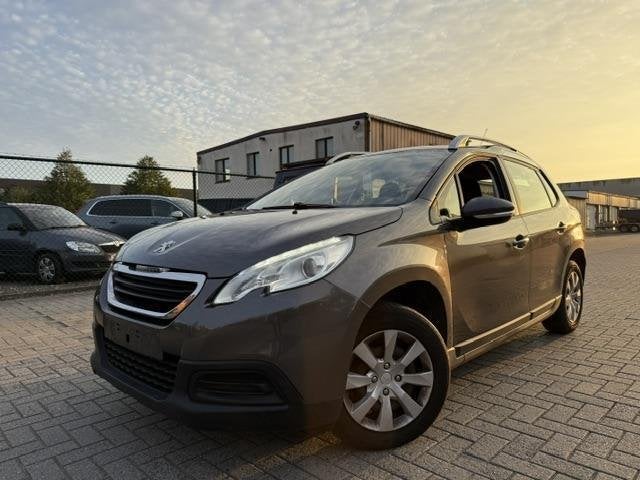 Peugeot 2008 1.2 Benzine Trekhaak | AUX | 1 JAAR GARANTIE, Auto's, Voorwielaandrijving, Gebruikt, 1199 cc, Verwarmde buitenspiegels