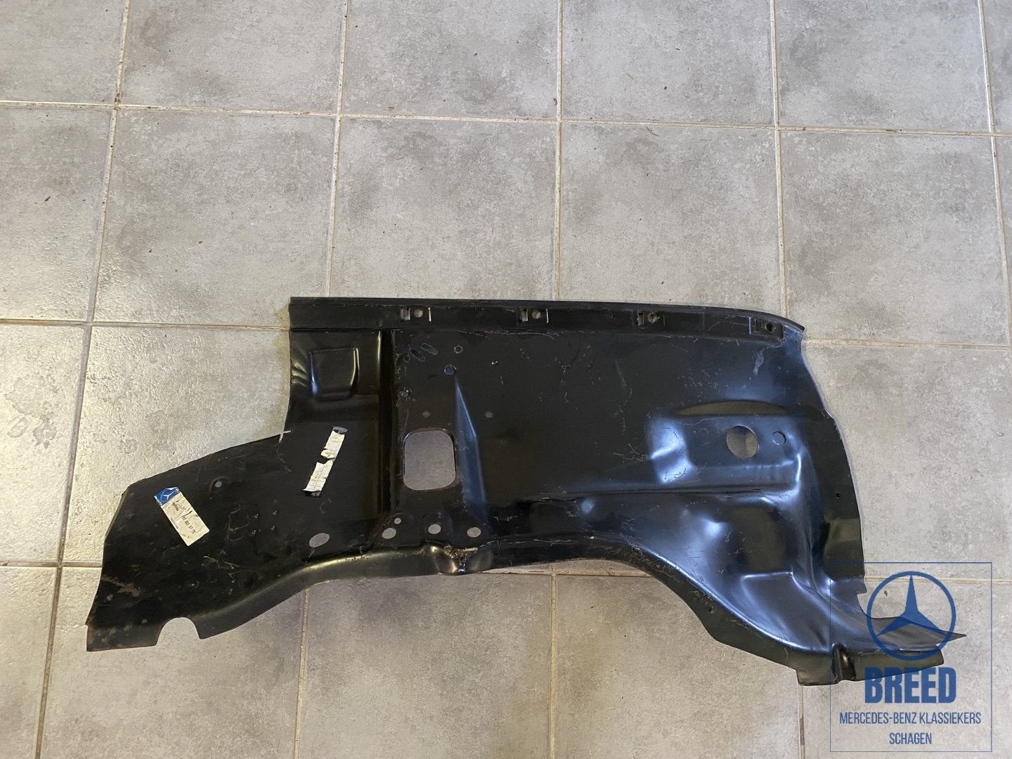 NOS binnenscherm links voor Mercedes-Benz W114 W115 /8, -, Nieuw, Ophalen of Verzenden, Bumper