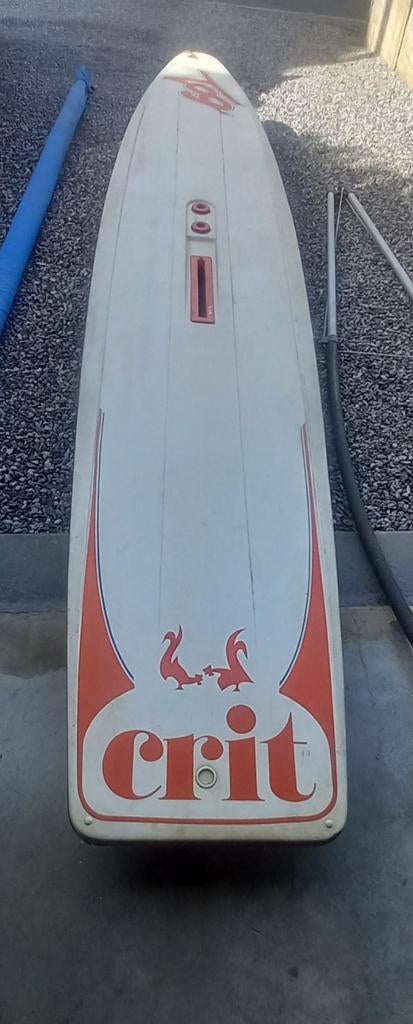 Planche à voile vintage Crit 601, Enlèvement, Utilisé, Avec ailerons