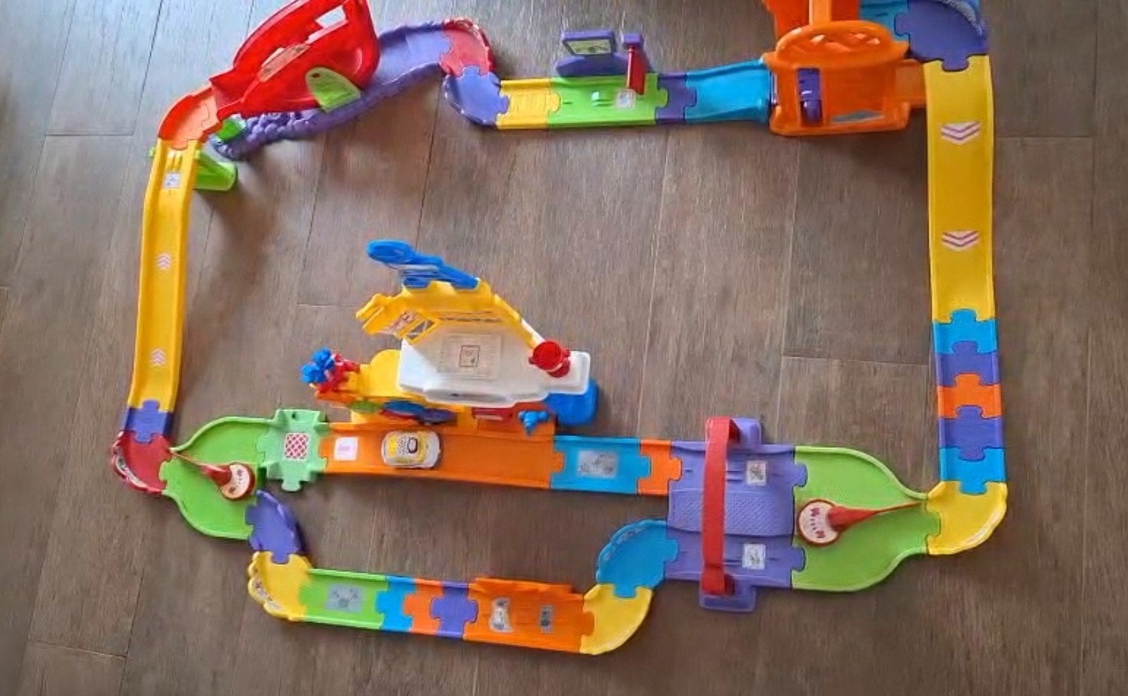 Véhicules tout-terrain Super RC Racetrack de Vtech, Enlèvement, Comme neuf, 2 à 4 ans