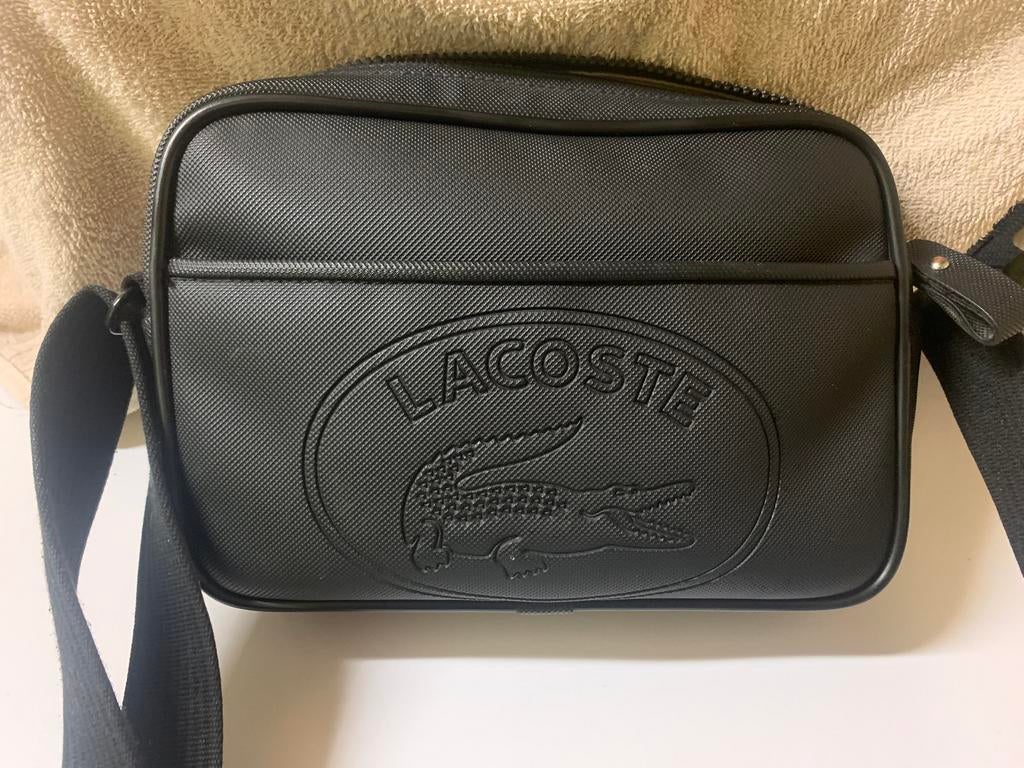 Sacoche Lacoste Noire, Enlèvement, Comme neuf