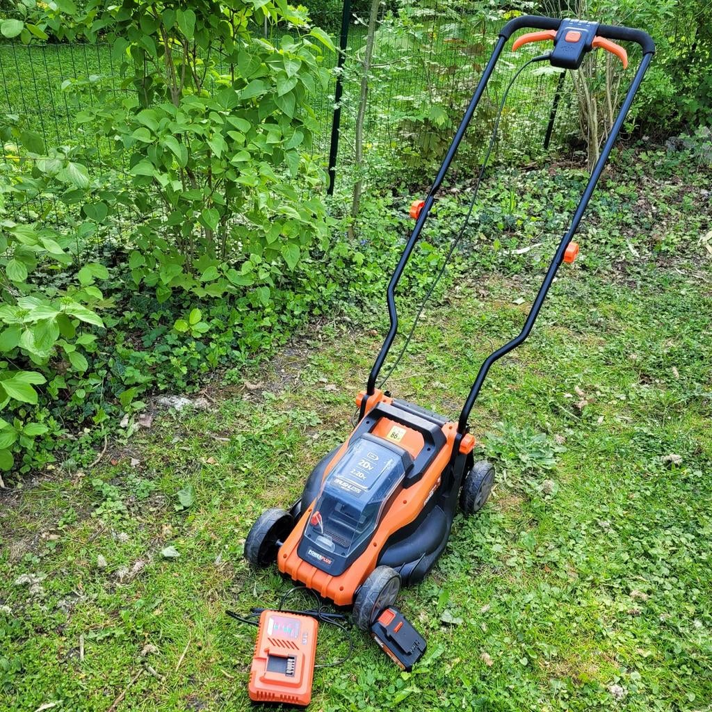 AV Tondeuse Powerplus 340mm avec batt fournie, Jardin & Terrasse, Enlèvement