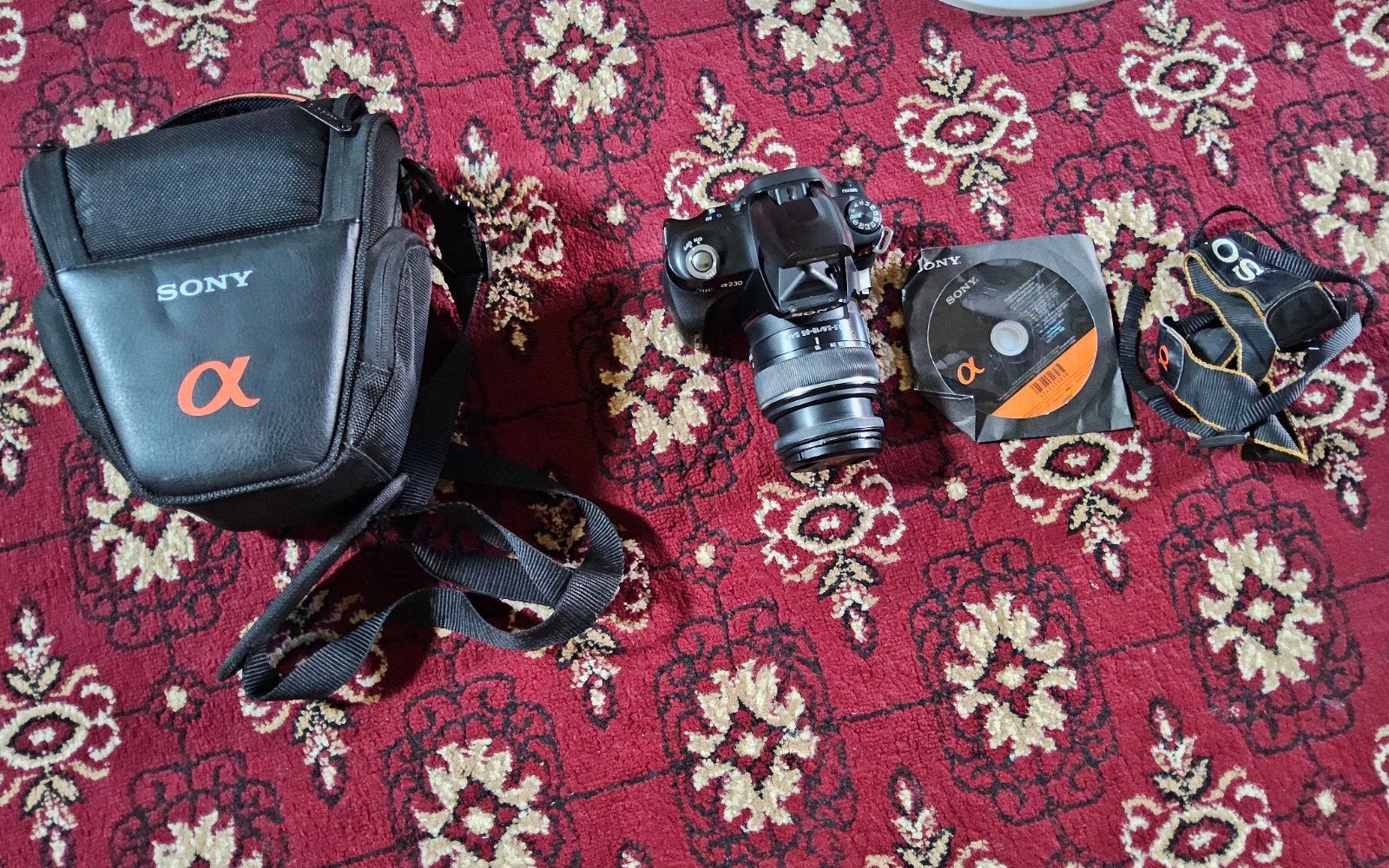 Sony Alpha A230 bijna nieuw met geheugenkaart en accessoires, Ophalen of Verzenden, Geheugenkaart, Sony