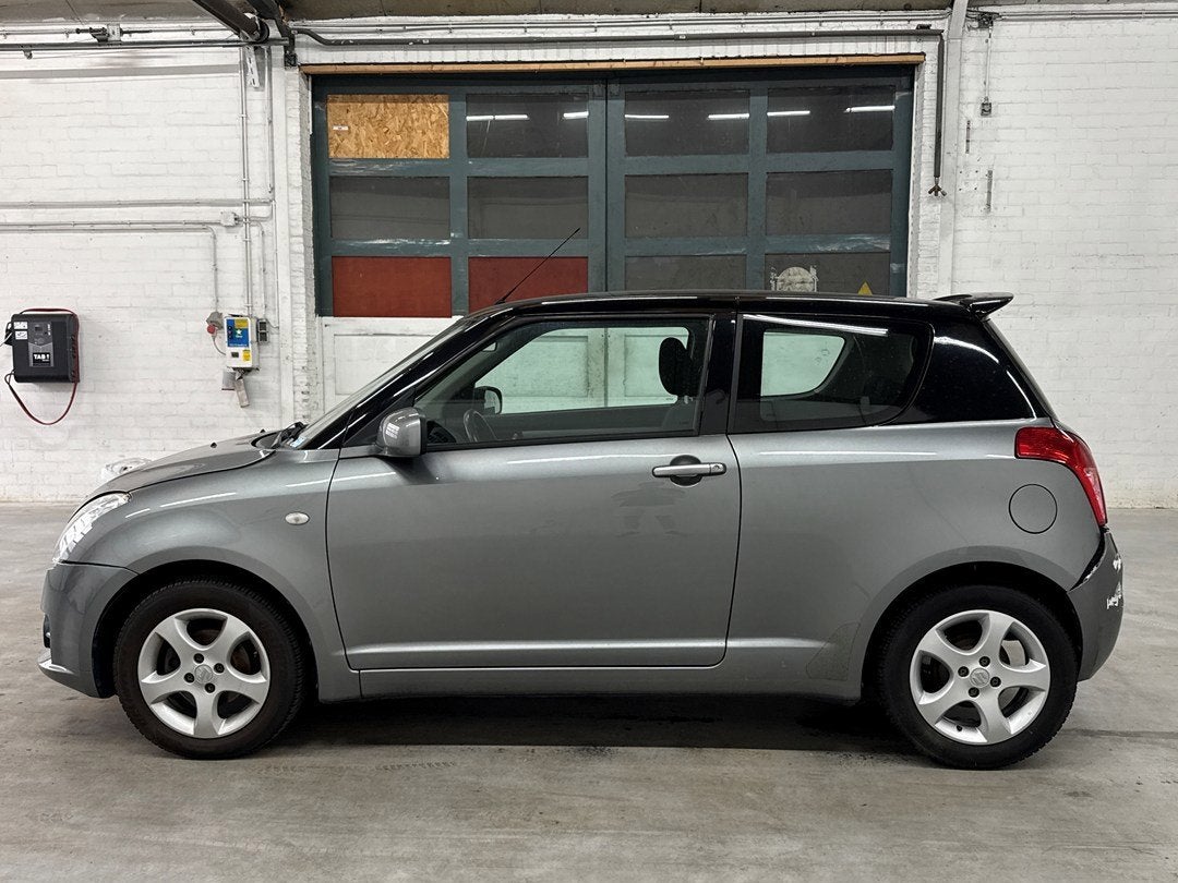 Suzuki Swift 1.3 Comfort | Schadevoertuig, Autos, Suzuki, 945 kg, Argent ou Gris, Achat, 140 g/km