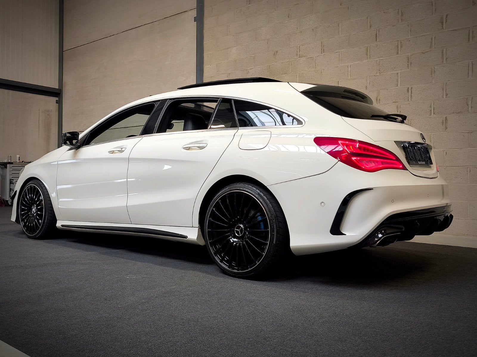 mercedes-benz CLA 250 AMG shooting brake 4 Motion, Auto's, Automaat, CLA, Alcantara, Bedrijf