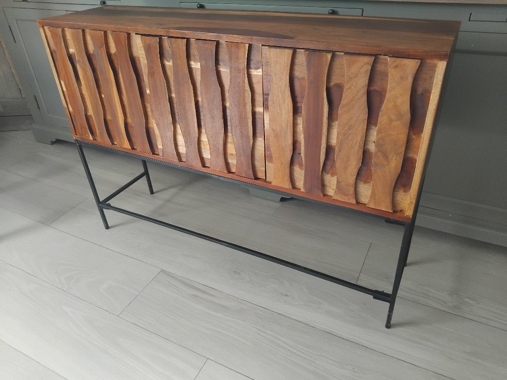 massief houten kast met zwart stalen onderstel, Maison & Meubles, Armoires | Armoires murales, Enlèvement, Utilisé