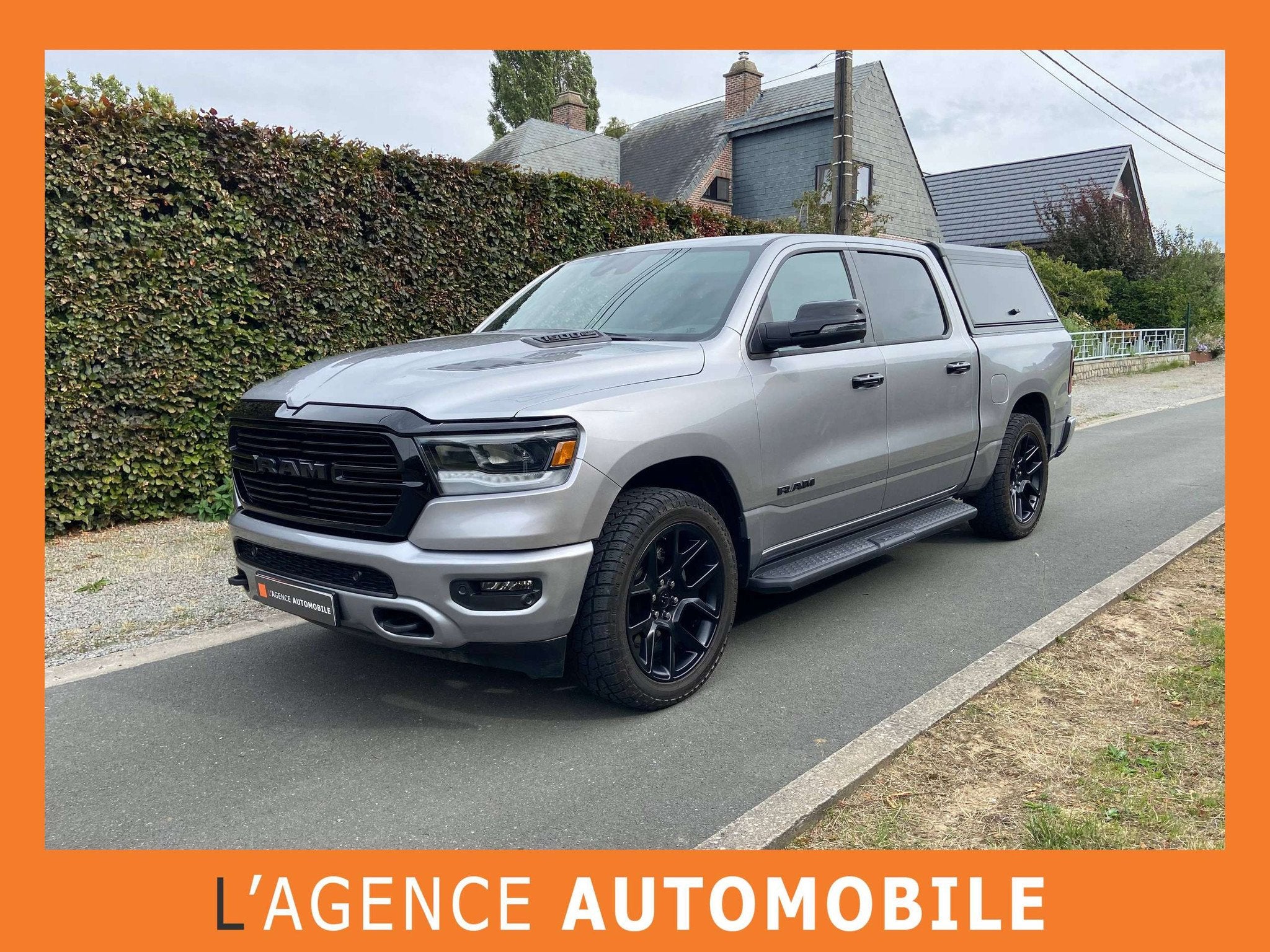 Dodge Ram 1500 LARAMIE - GARANTIE 12M - 3a (automatique), Autos, Cuir, Argent ou Gris, Achat, Euro 6