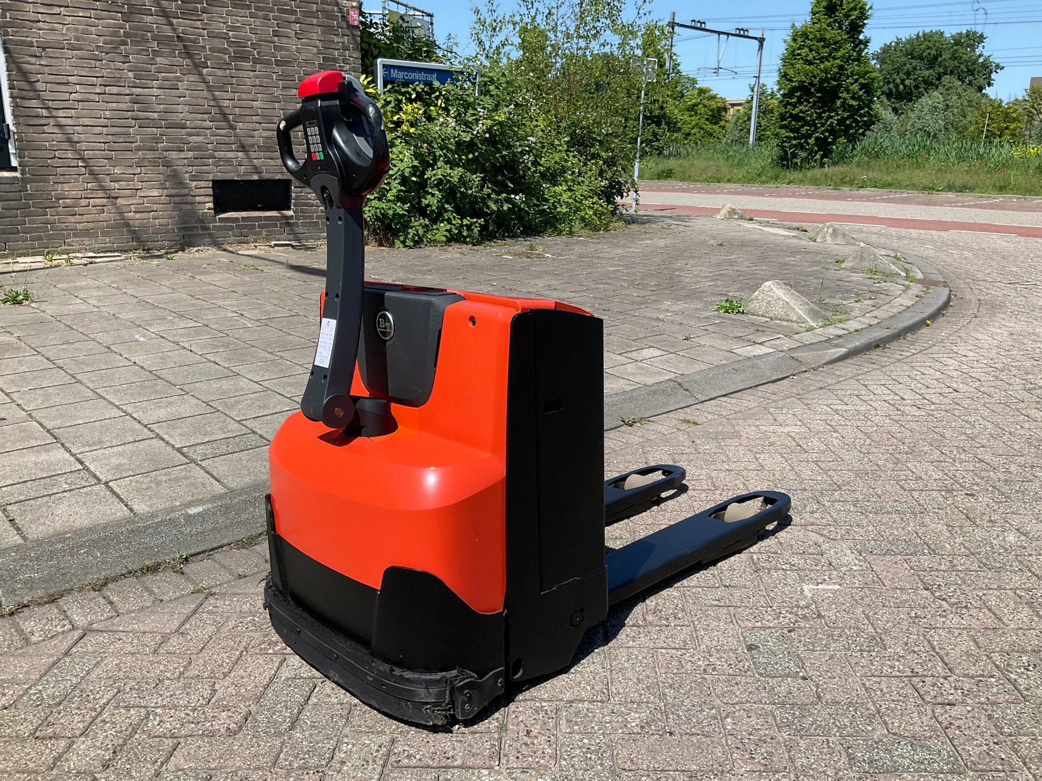 BT LWE160 1600KG 1METER PALLETWAGEN / HEFTRUCK (bj 2014), Zakelijke goederen, Machines en Bouw | Heftrucks en Intern transport