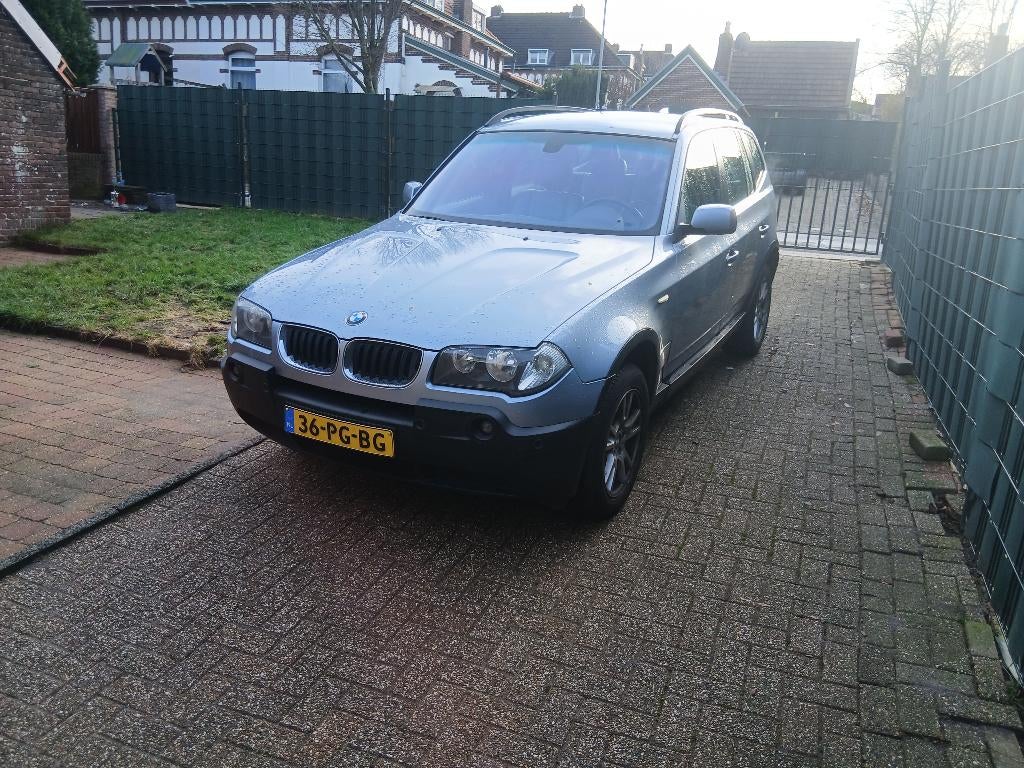 BMW X 3 BWJ 2004 NAVIGATION AUTOMATIQUE EN CUIR 4X4, Cuir, Argent ou Gris, Achat, 2500 cm³
