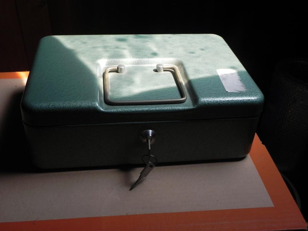 geldkoffer + 2 sleutels, Verzamelen, Ophalen, Gebruikt