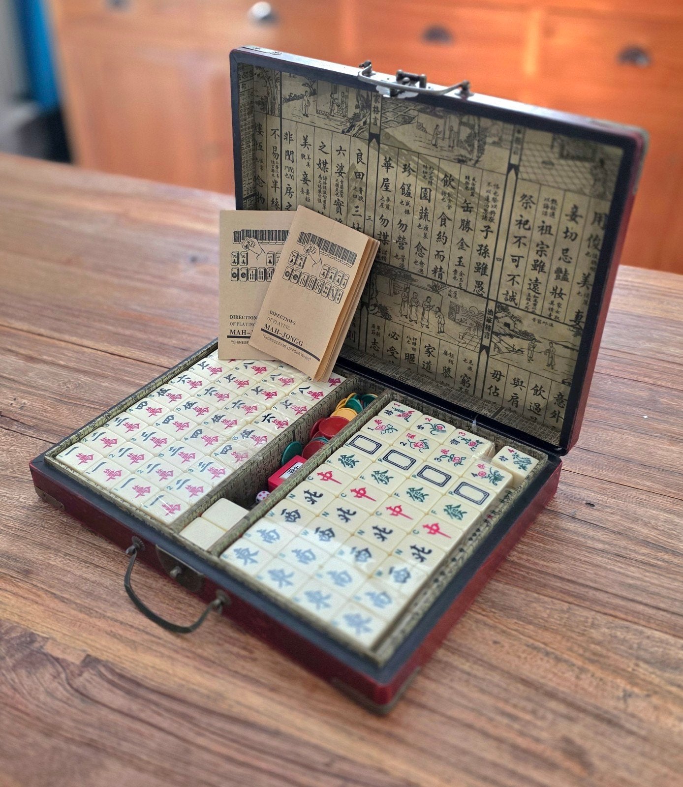 Mah-Jong coffret rouge XL (38 x 29cm), Hobby & Loisirs créatifs, 1 ou 2 joueurs, Enlèvement ou Envoi, Comme neuf
