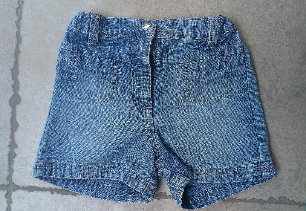 GRATIS ! Mooie jeans short mt 104, Broek, Gebruikt, Meisje, Ophalen of Verzenden