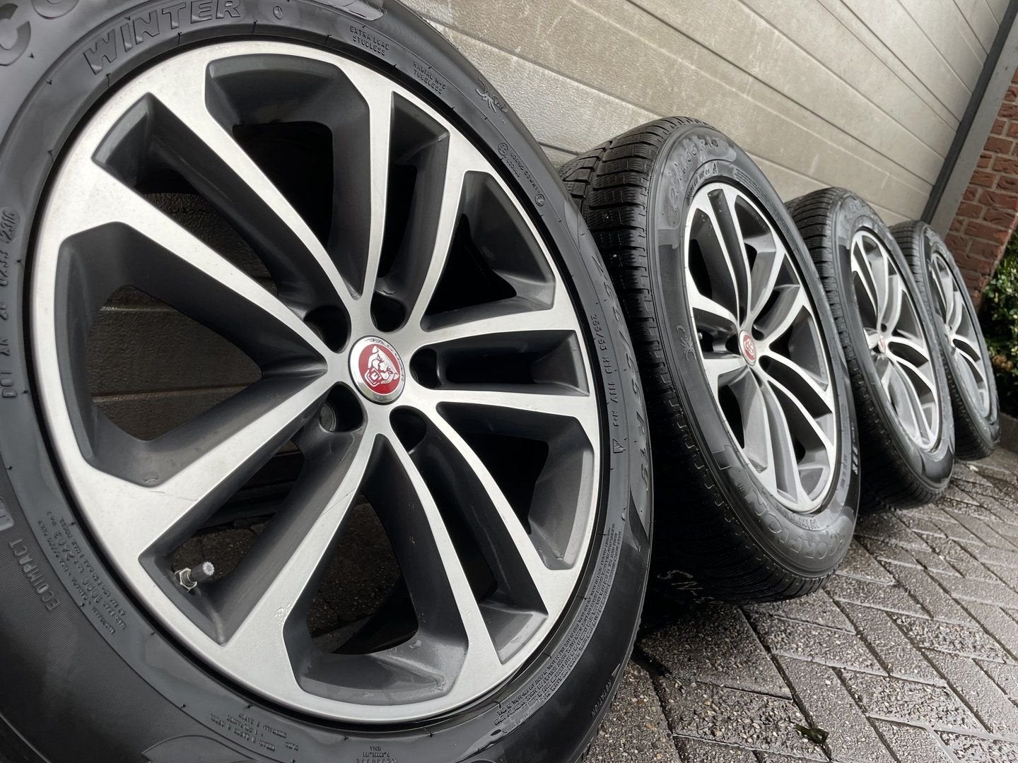 19 inch Orig Jaguar F Pace E Pace I Pace velgen winterbanden, Auto-onderdelen, Banden en Velgen, 19 inch, Gebruikt, 255 mm, -
