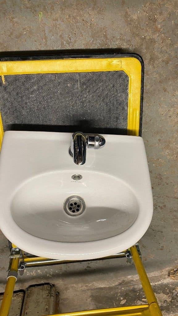 wc fontein, Ophalen, Gebruikt, Chroom, Wastafel