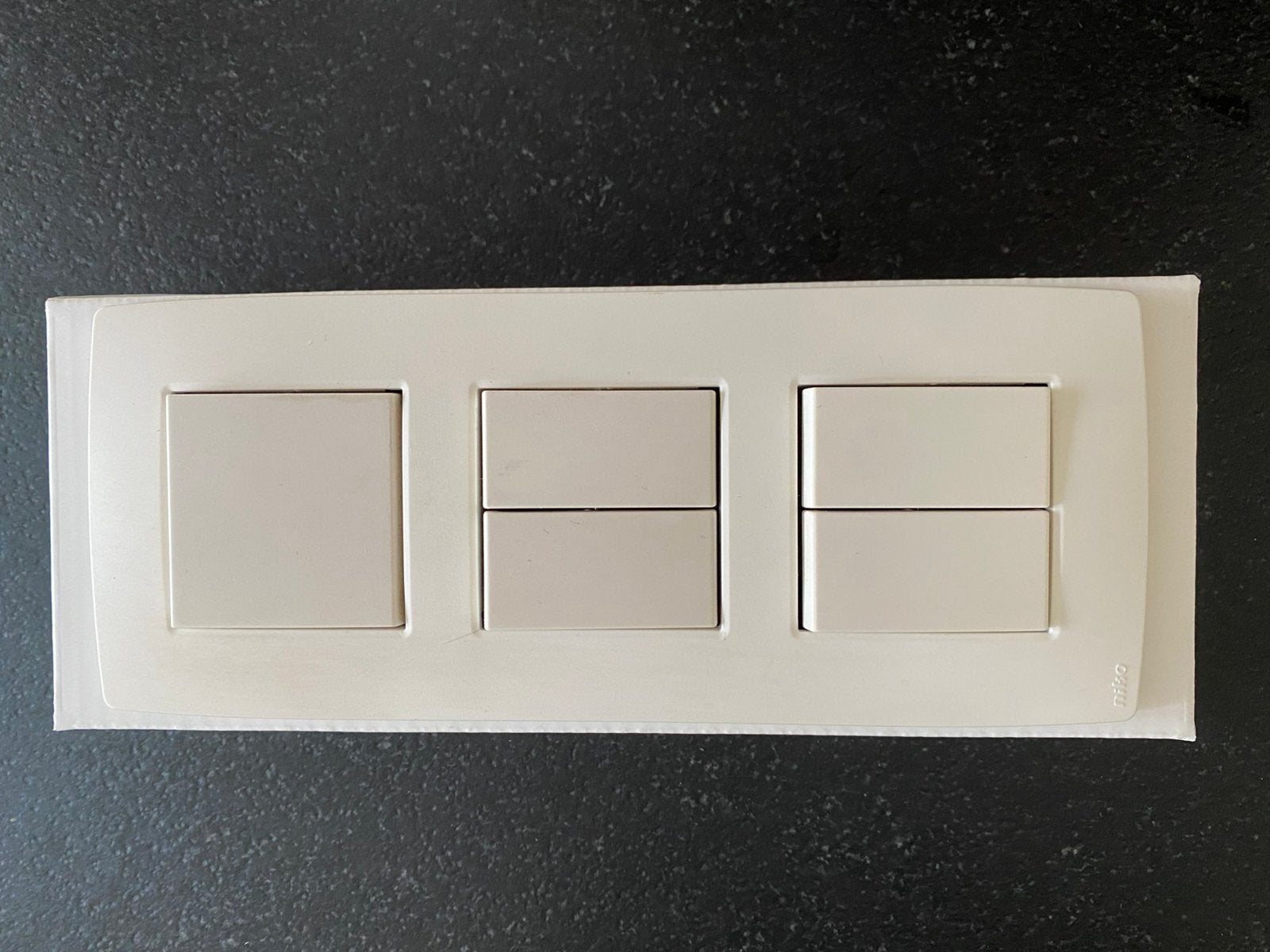 Originele Niko schakelaars 250 V / 10 AX – Complete set, Doe-het-zelf en Bouw, Ophalen, Zo goed als nieuw