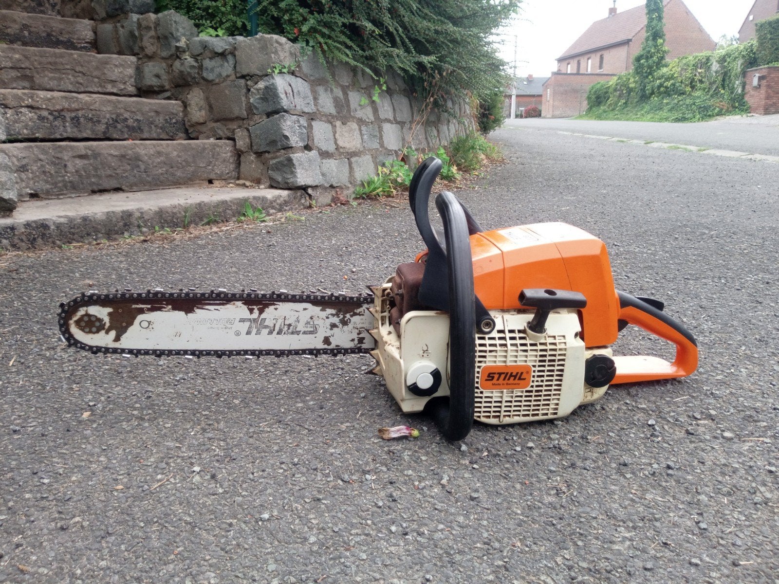 tronçonneuse Stihl, Enlèvement, Tronçonneuse