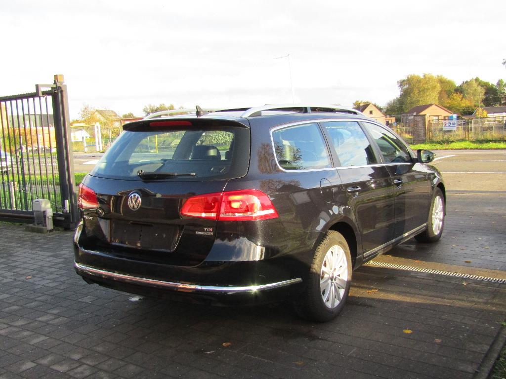 Vw Passat 1.6 TDI, Auto's, Volkswagen, Voorwielaandrijving, Euro 5, Zwart, 4 cilinders