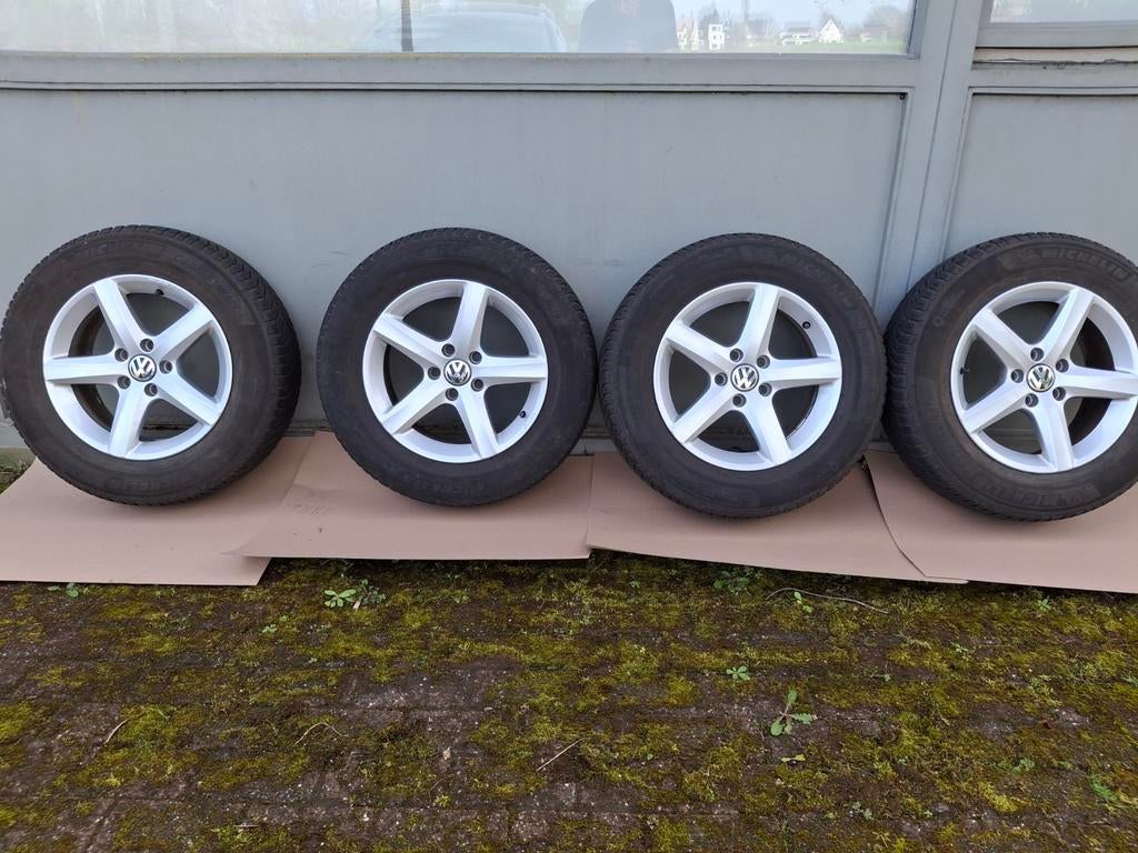 Velgen met all-seasonbanden VW Tiguan I, Auto-onderdelen, Banden en Velgen, Velg(en), Ophalen
