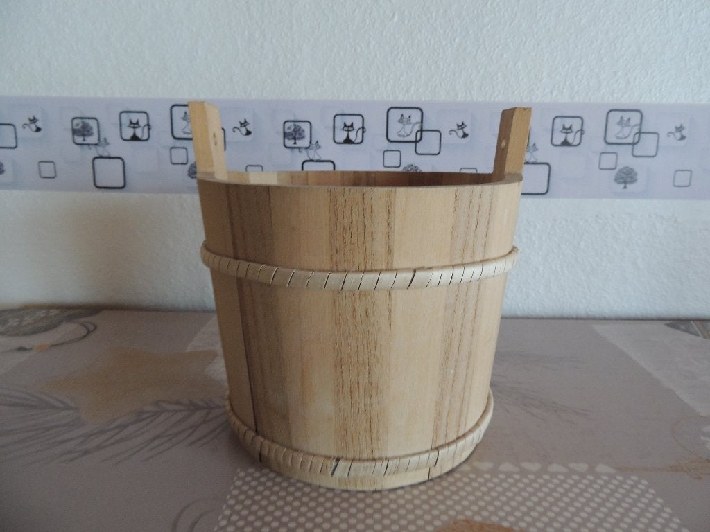 Petit pot en bois rond, Enlèvement, Bois