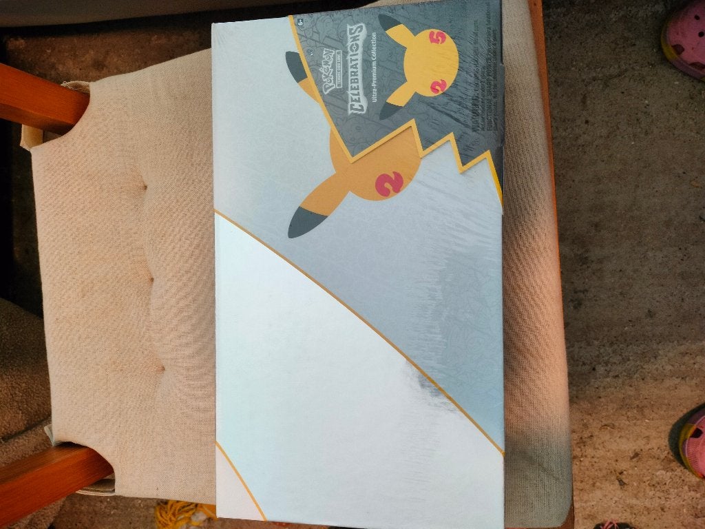 Pokemon celebrations UPC/ classic, Hobby en Vrije tijd, Ophalen, Nieuw, Boosterbox, Foil