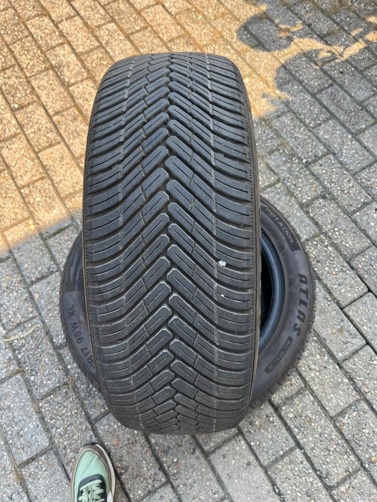 Banden 205/55r17 95W, Auto-onderdelen, Banden en Velgen, Ophalen, Band(en)