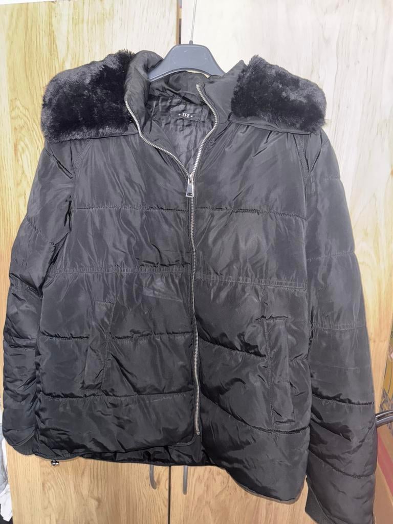 Lot de 24 manteaux, Enlèvement, Comme neuf