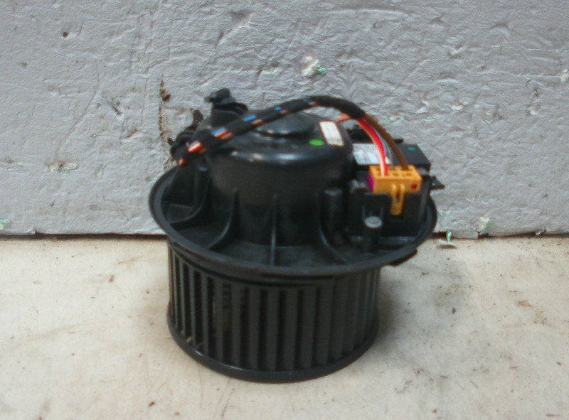 KACHEL VENTILATORMOTOR Volkswagen Golf Plus (5M1 / 1KP), Info@denso.nl, Volkswagen, Hogeweyselaan 165
1382 JL  Weesp, NL, DENSO EUROPE B.V.