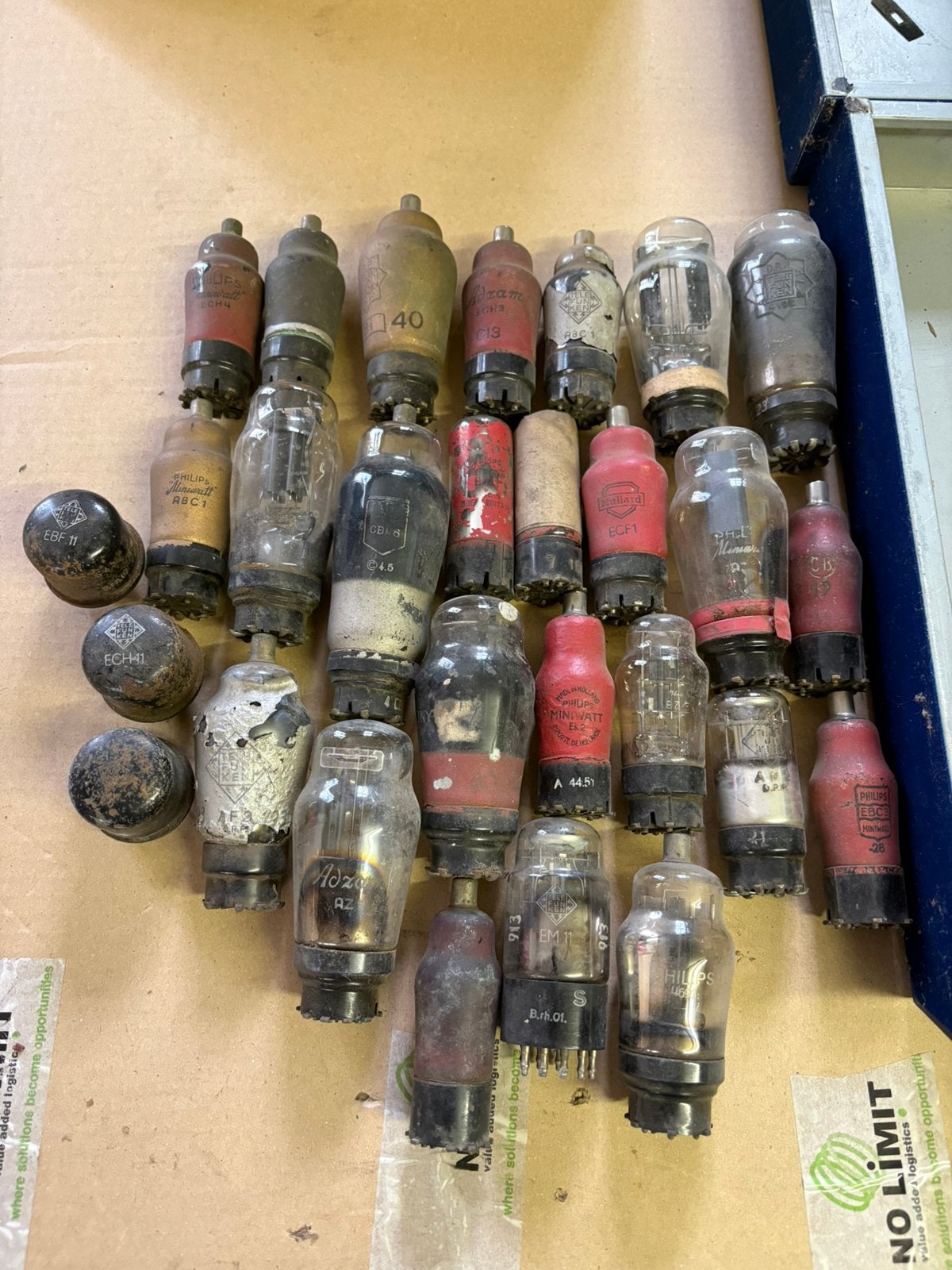 Lot de 25 lampes / tubes électroniques anciens radio TSF, Enlèvement, Utilisé