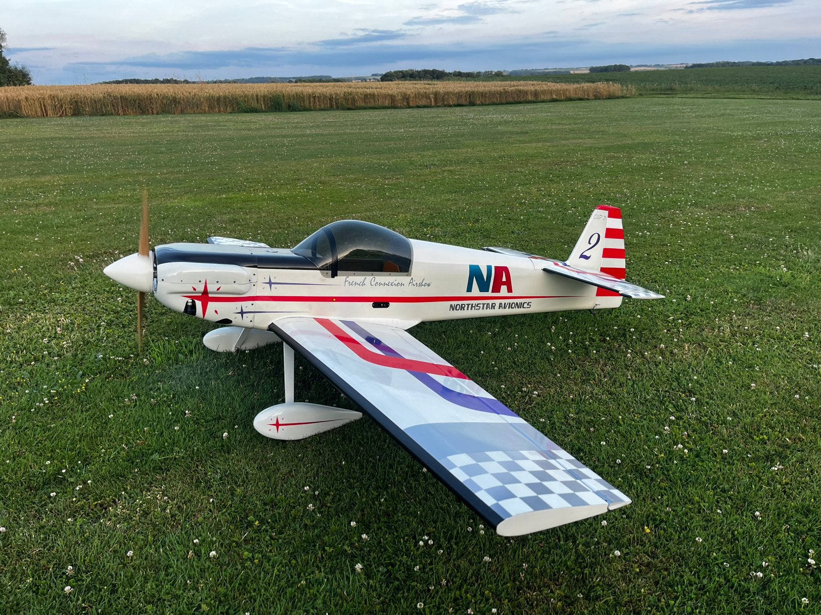 Cap 21 Toni Clark met nieuwe Titan 62, Ophalen, Refurbished, Benzine, RTF (Ready to Fly)