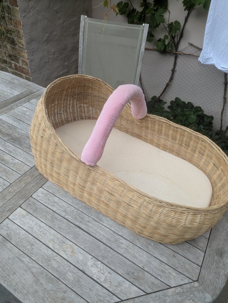 Rieten mand wieg voor baby met matras, Mozesmandje, Enfants & Bébés, Berceaux & Lits, Enlèvement, Utilisé, Berceau