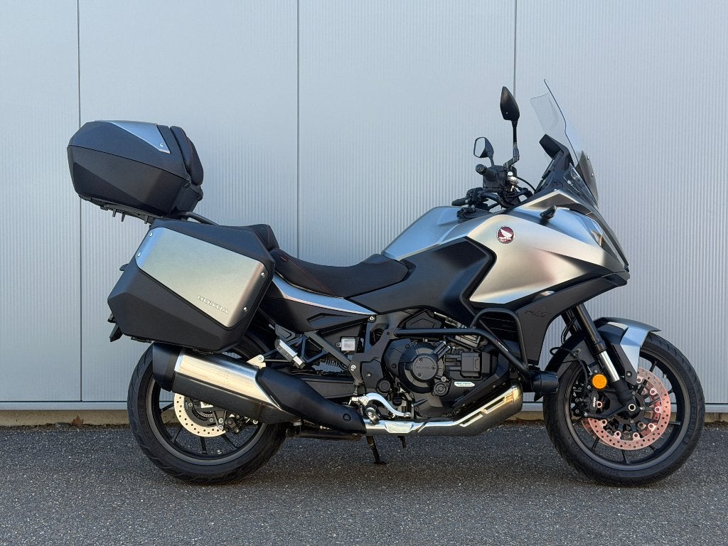 Honda NT 1100 DCT/ Abaisssé / 3 valises / 2024 / 8800km, Permis Moto A, Tourisme, Entreprise, Plus de 35 kW