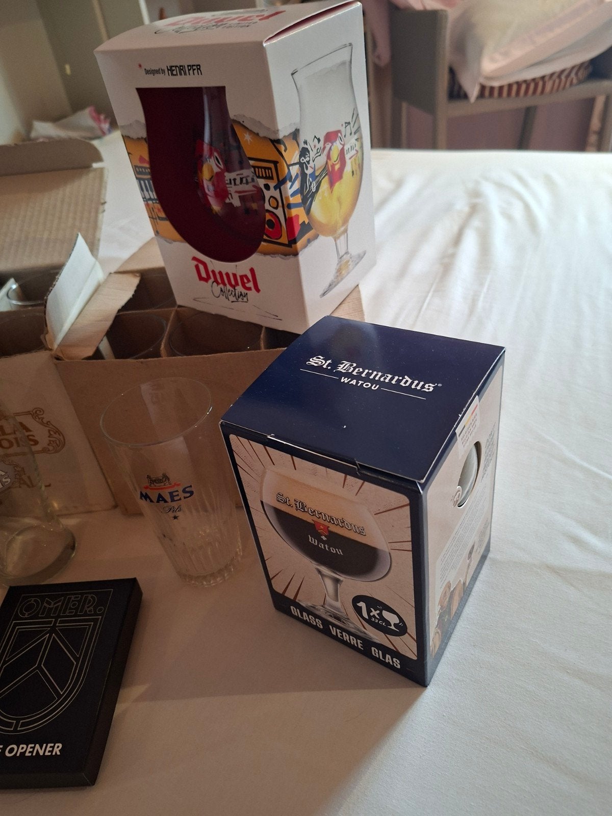 allerlei nieuwe bierglazen, Ophalen