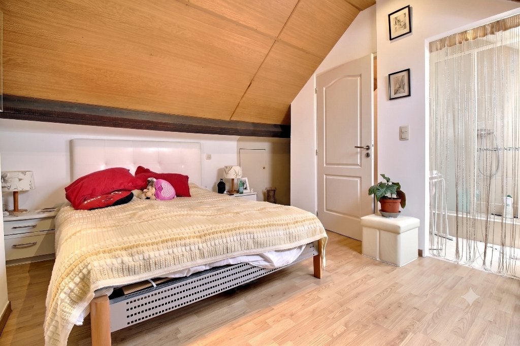 Gedeelde kamers in een huis met garage, 50 m² of meer, Brussel