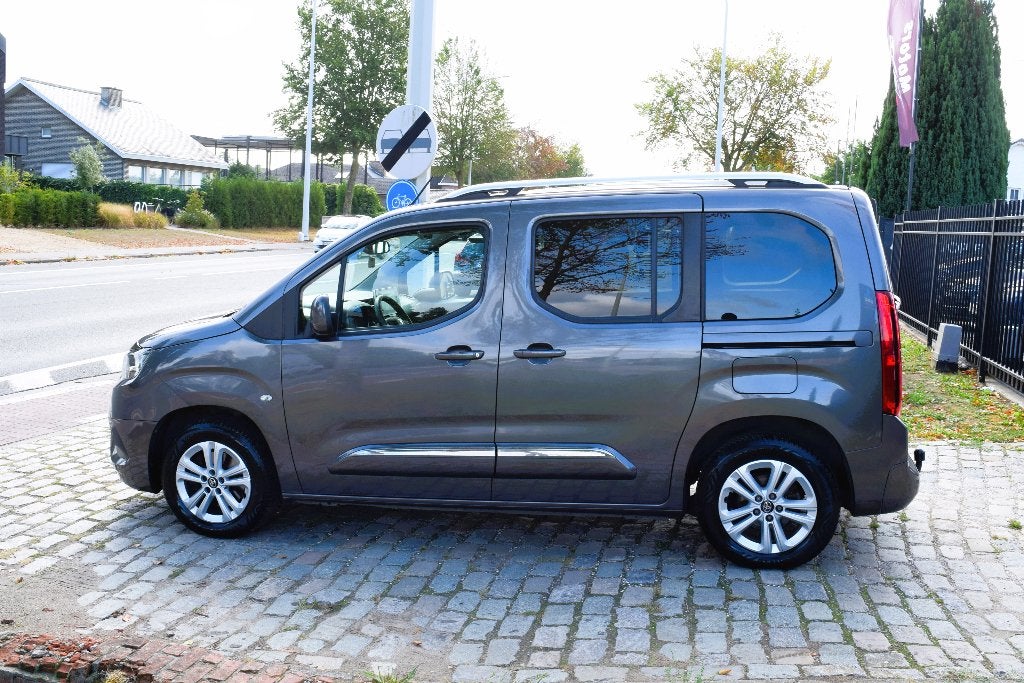 Toyota ProAce City Verso 1.5D/Automaat/1st Owner/GARANTIE, Auto's, Toyota, Dealer onderhouden, 4 cilinders, 107 g/km, Zilver of Grijs