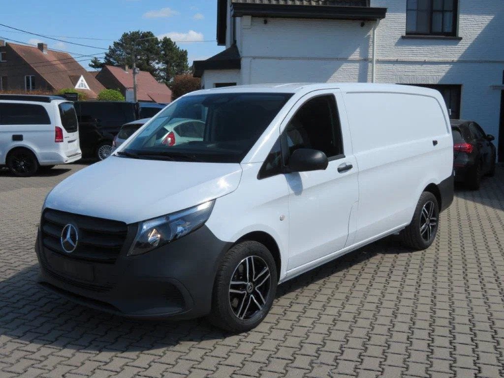 Mercedes-Benz Vito 116 cdi L2 Nieuw Model (bj 2024), Auto's, Bestelwagens en Lichte vracht, Automaat, Stof, Gebruikt, Zwart