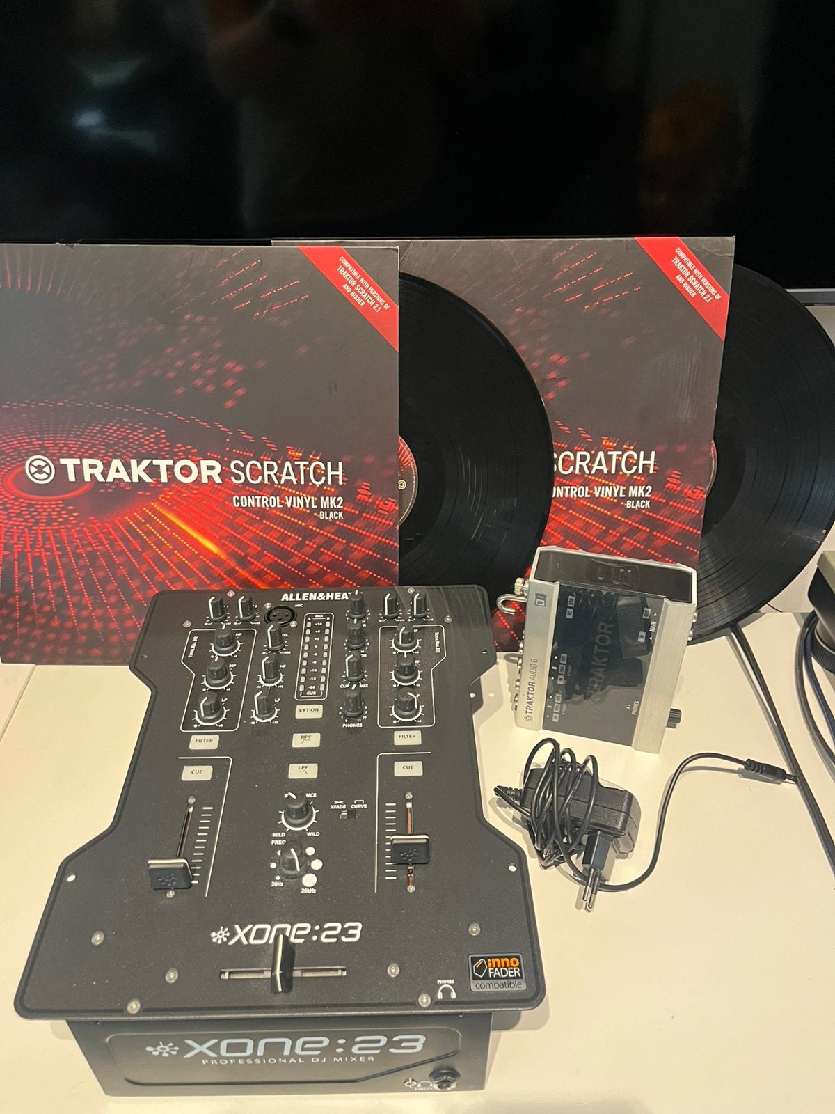 Xone 23 + traktor pro 3 scratch + decksaver, Musique & Instruments, Tables de mixage, Enlèvement ou Envoi, Comme neuf