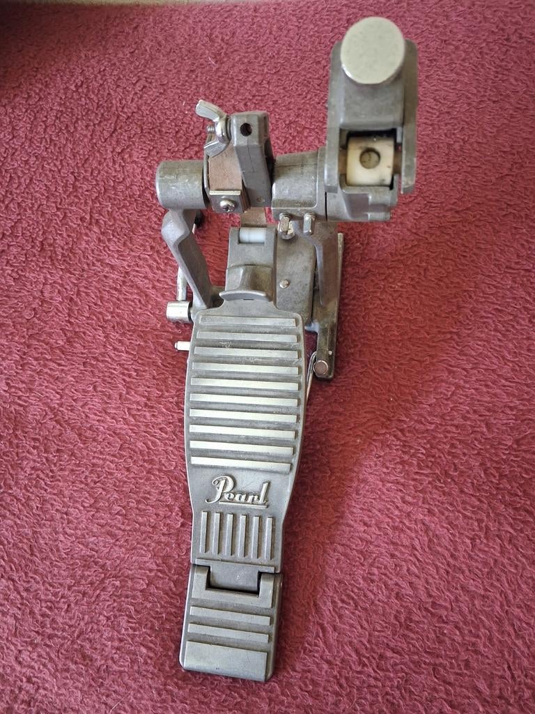 Basdrum pedaal, Ophalen