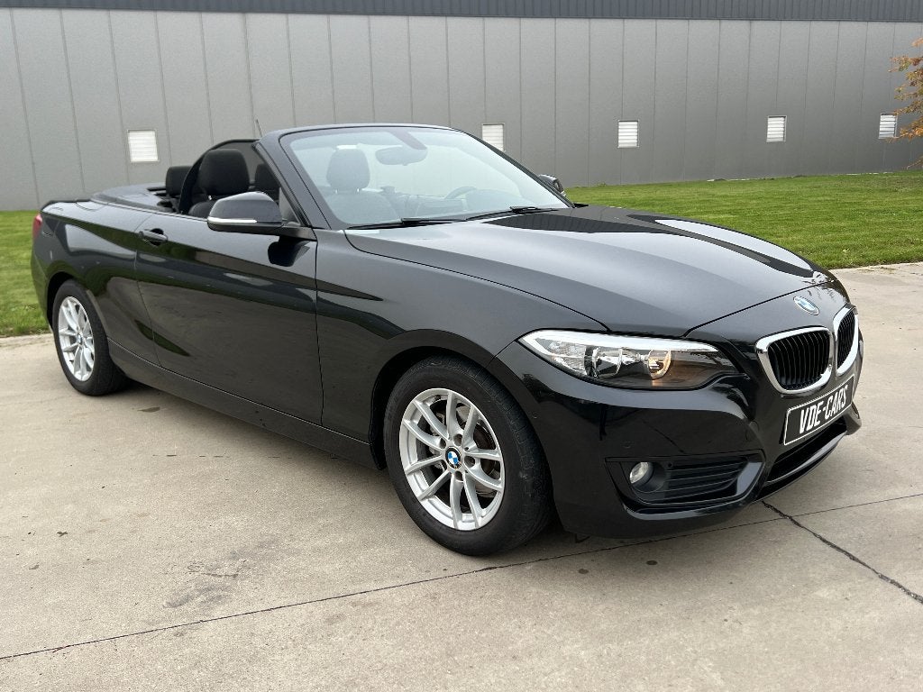 BMW 218 Cabrio GPS*SENSOREN*TREKHAAK, 4 zetels, Stof, Zwart, Bedrijf