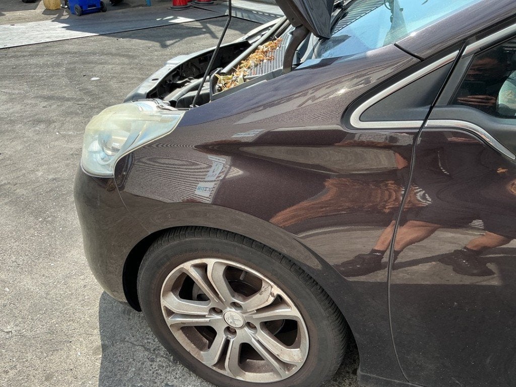 AILE AVANT GAUCHE 208 I (CA / CC / CK / CL) (|9672994980|), Kontakt-peugeot@peugeot.com, Garde-boue, Utilisé, Avant